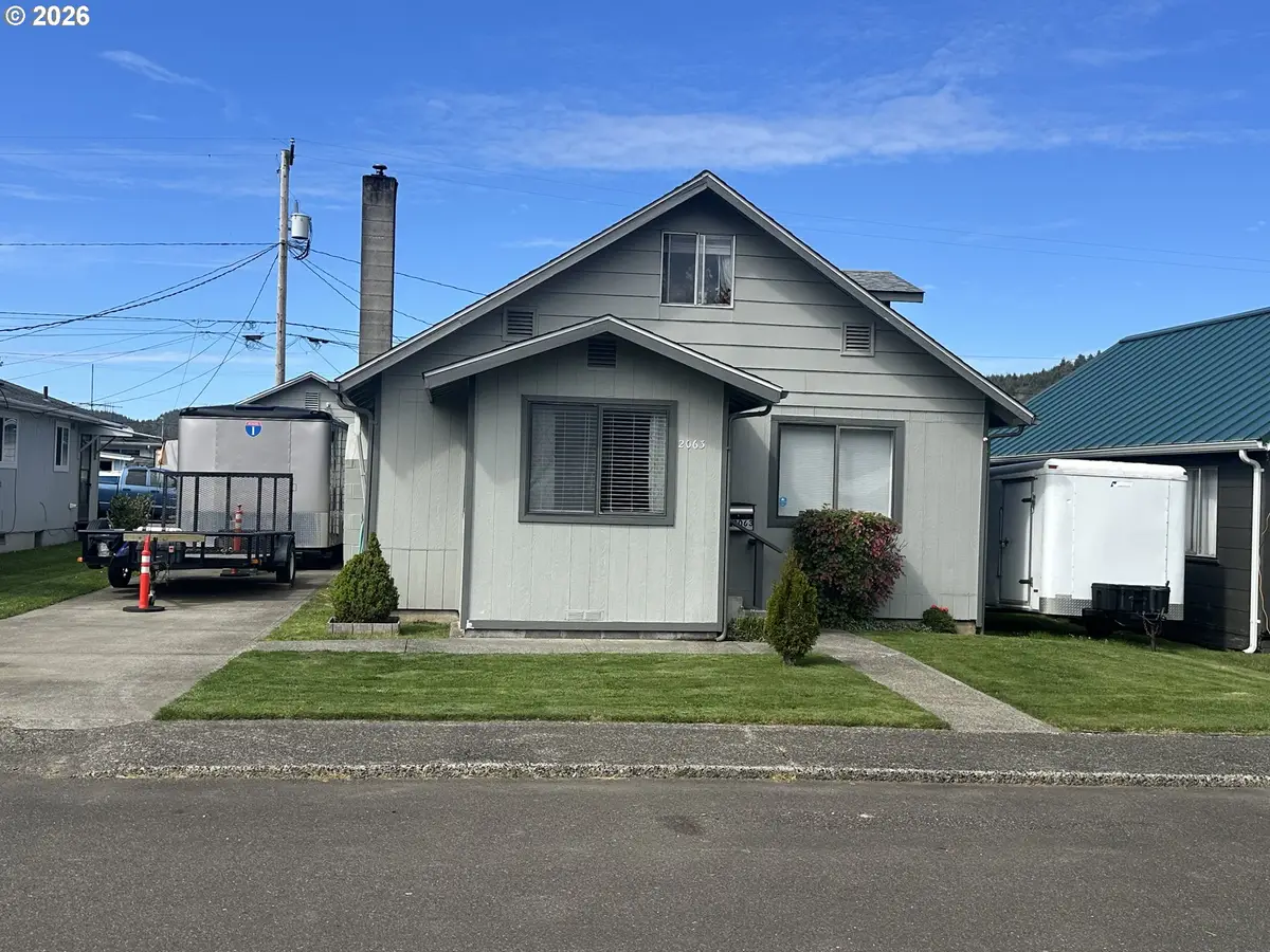 2063 Alder Ave, Reedsport, OR 97467 - #1