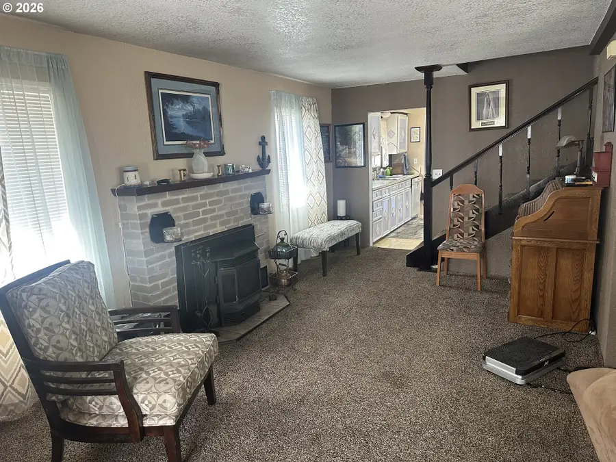 2063 Alder Ave, Reedsport, OR 97467 - #3