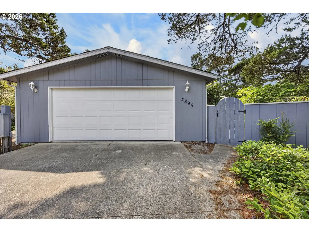 4895 Seapine Dr, Florence, OR 97439 - #1