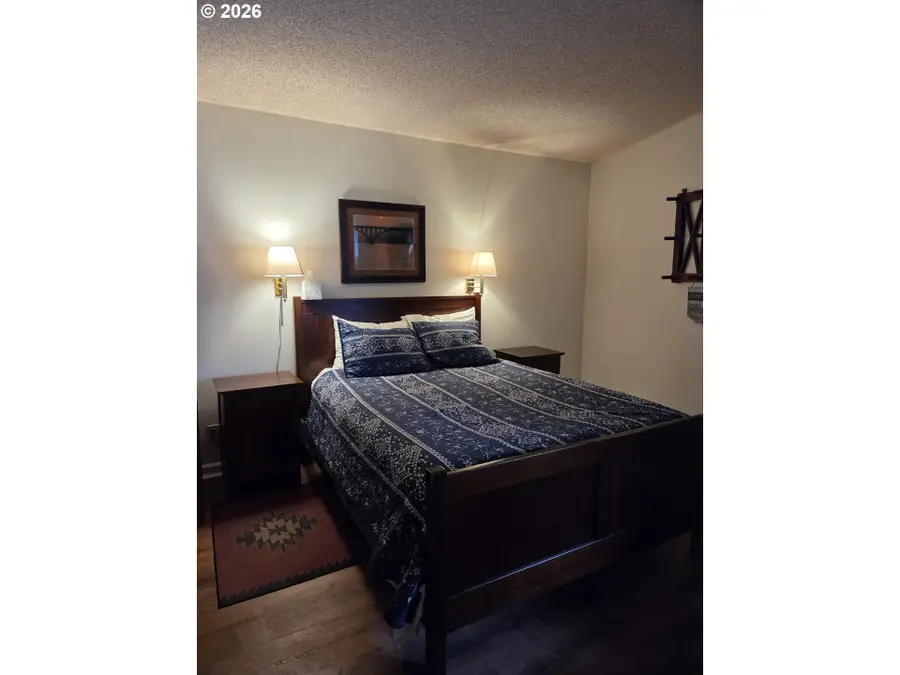 94304 Wedderburn Loop #437, Wedderburn, OR 97444 - #3