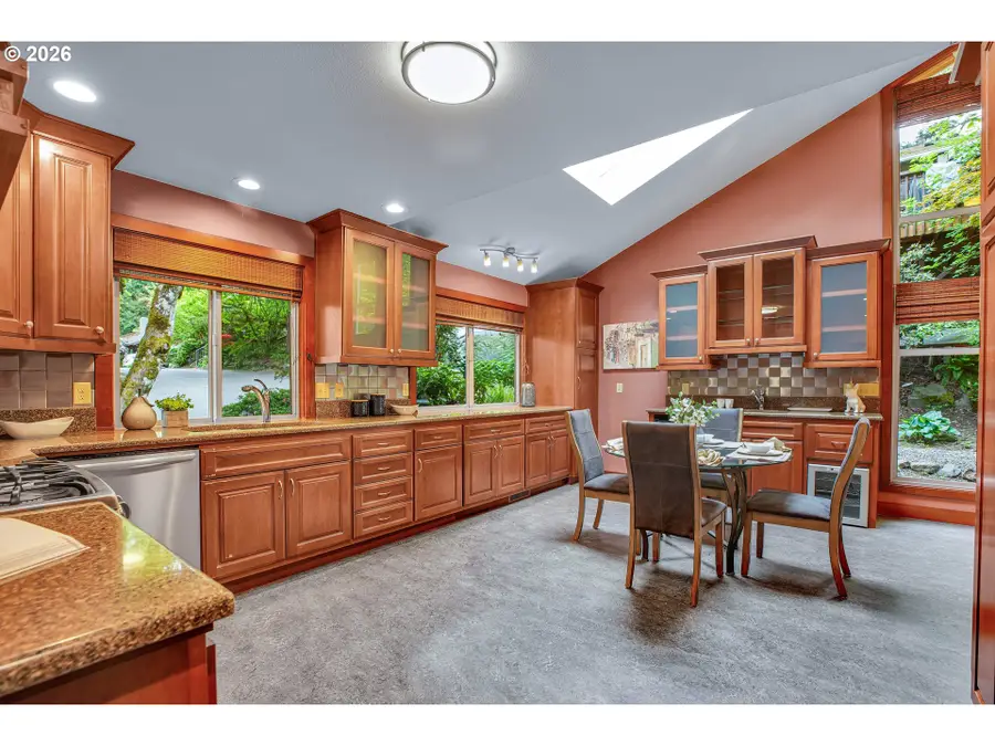 10033 SW Quail Post Rd, Portland, OR 97219 - #3