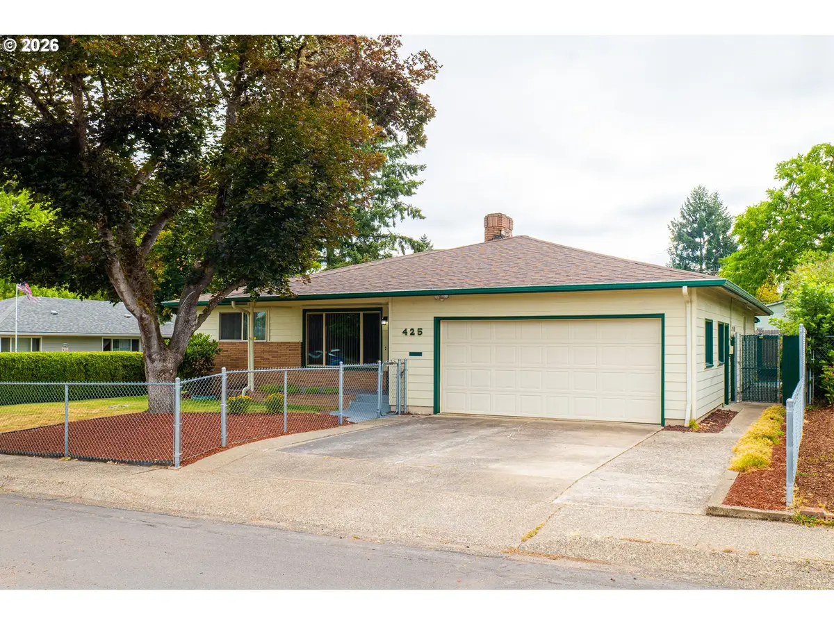 425 W Maple St, Roseburg, OR 97471 - #1