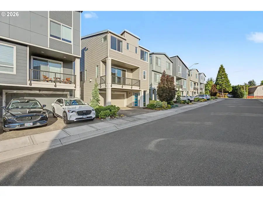 959 SW Stellar Ter, Beaverton, OR 97005 - #3