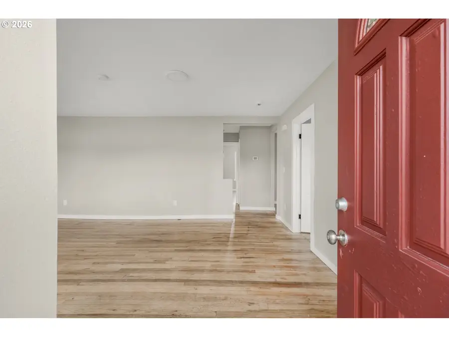 1001 S 6th Ave, Kelso, WA 98626 - #2