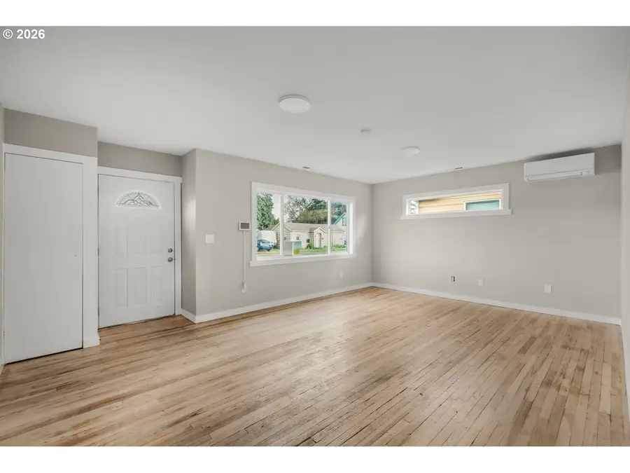 1001 S 6th Ave, Kelso, WA 98626 - #3