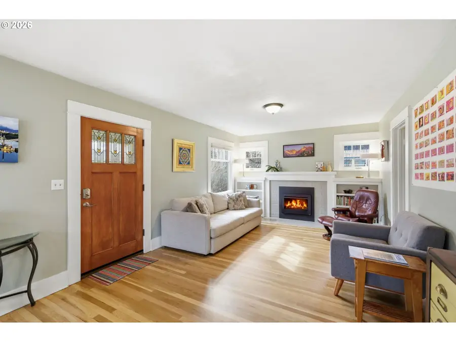 557 W 19th Ave, Eugene, OR 97401 - #3