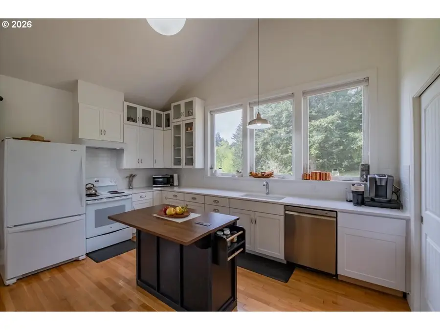 28600 Jones Dr, Foster, OR 97345 - #3