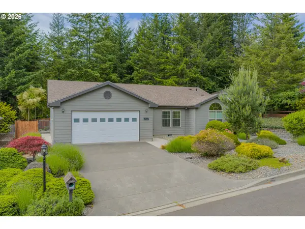 2142 Lynne Dr, NorthBend, OR 97459