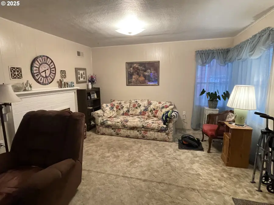 615 Hager St, Heppner, OR 97836 - Image #2