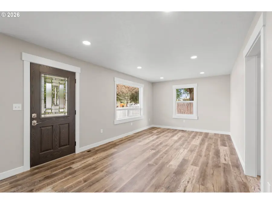 747 W Juniper Ave, Hermiston, OR 97838 - #2