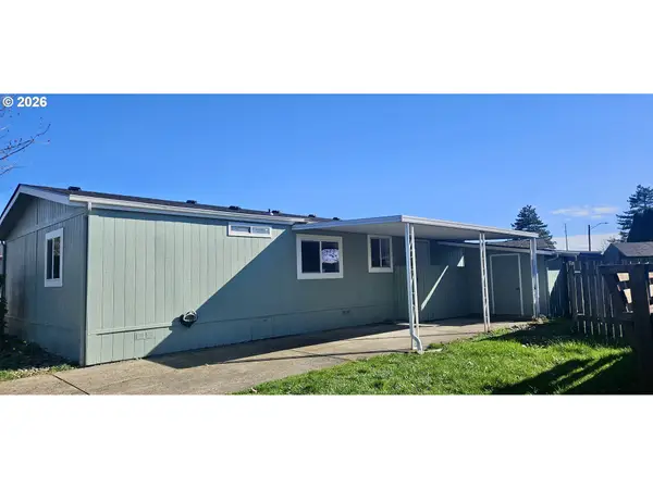 451 Lochaven Ave, Springfield, OR 97477