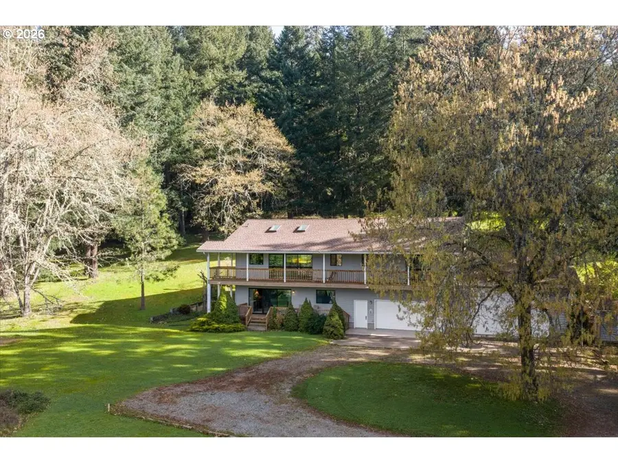 924 Lou Gray Dr, Myrtle Creek Riddle, OR 97457 - #3