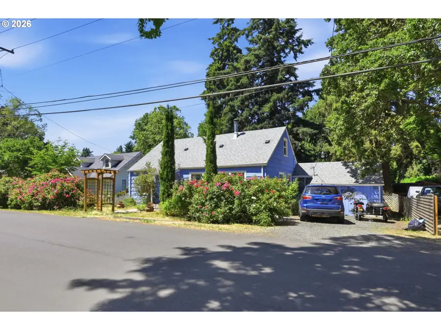123 Elkay Dr, Eugene, OR 97404 - #2