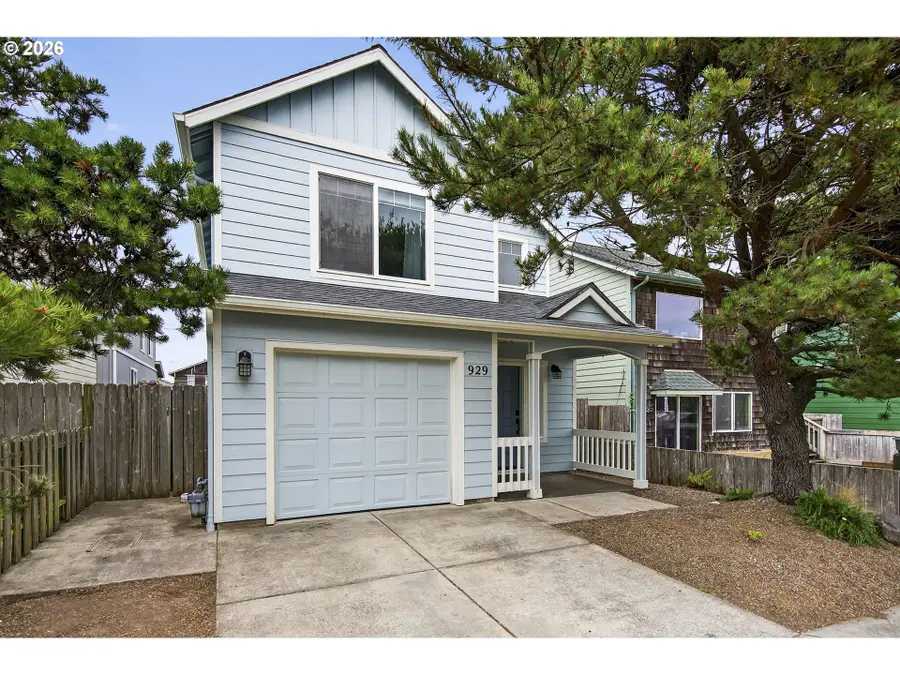 929 NW Spring St, Newport, OR 97365 - Image #2