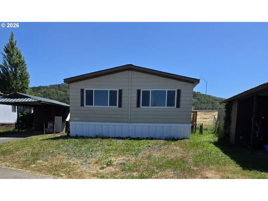 127 Berry Loop Ln, Roseburg, OR 97471 - #2