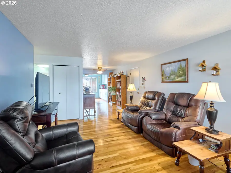 1215 Stanfield Rd, Woodburn, OR 97071 - #3