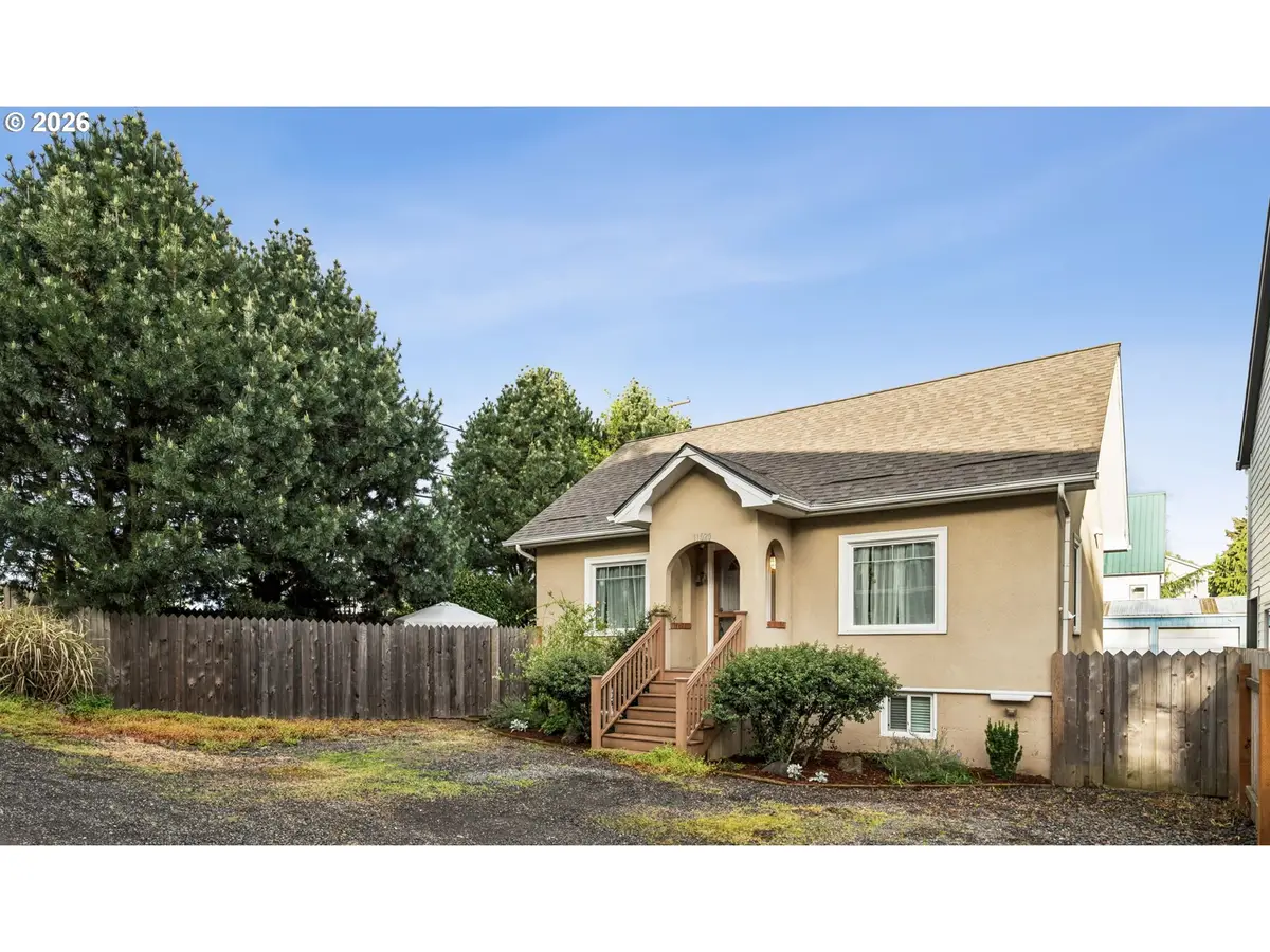 11020 N Moore Ave, Portland, OR 97217 - #1