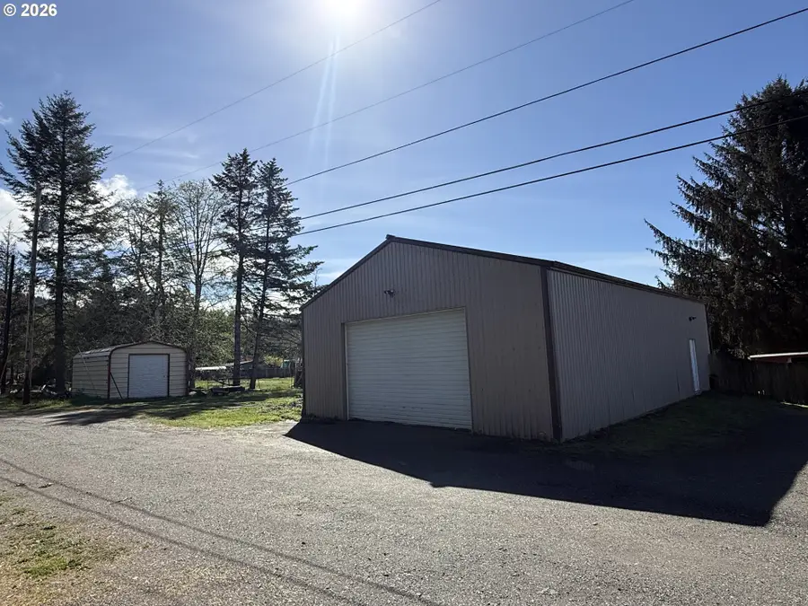 17623 Brown Deer Ln, Brookings, OR 97415 - #3