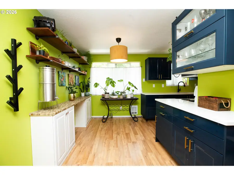 16837 SE Powell Blvd, Portland, OR 97236 - #2