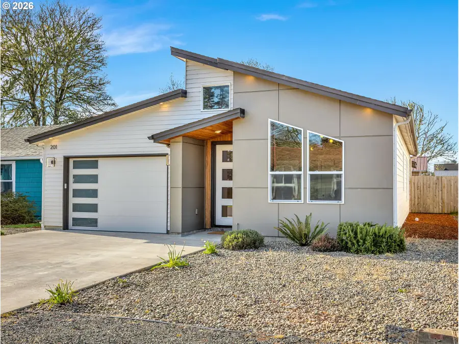 201 24th St Ne, Long Beach, WA 98631 - #2