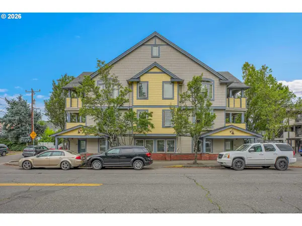 9837 NE Irving St #312, Portland, OR 97220