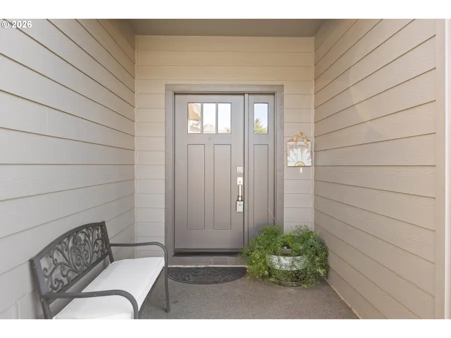 832 Sand Pines Ave, Sutherlin, OR 97479 - #3