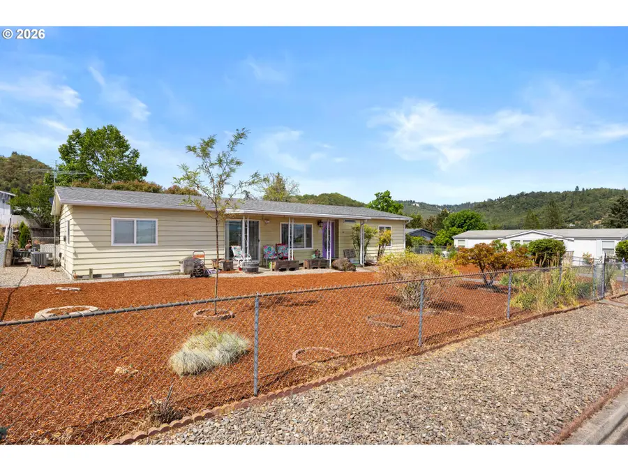 159 NW Kristen Ct, Roseburg, OR 97471 - #2