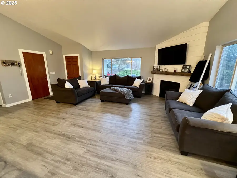 707 Highland Dr, La Grande, OR 97850 - Image #3