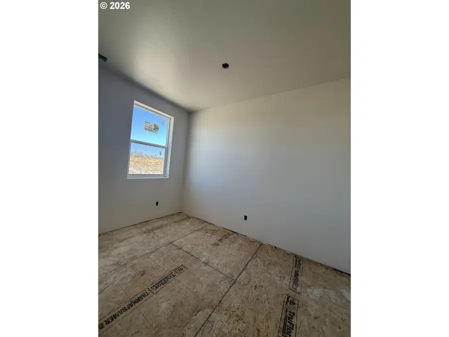 212 Valor Loop, Stanfield, OR 97875 - #3