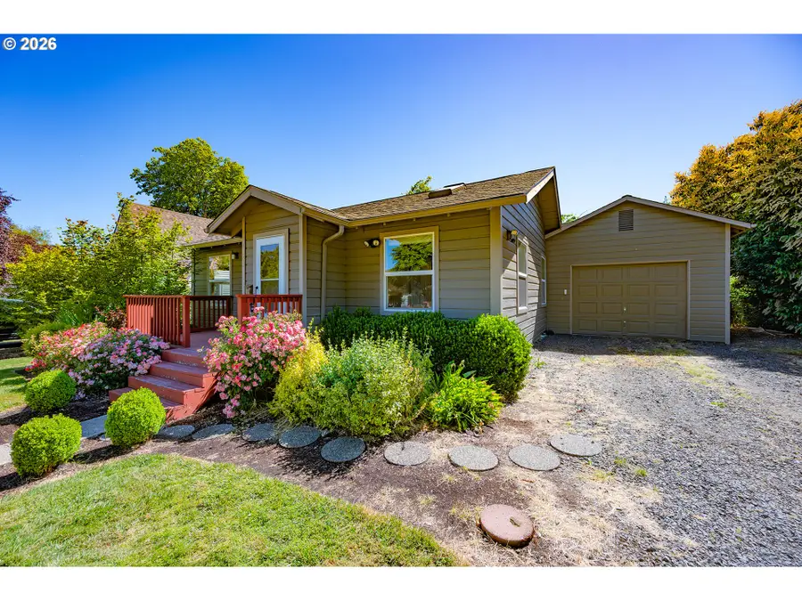 1843 Moss St, Eugene, OR 97403 - #2