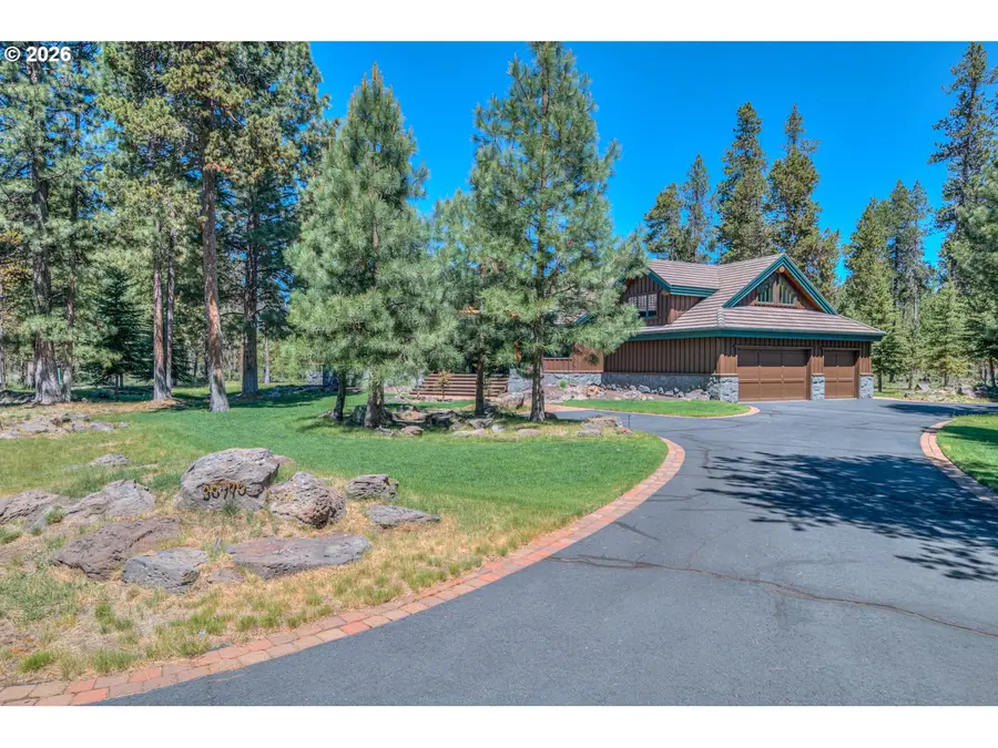 56770 Nest Pine Dr, Bend, OR 97707 - #3