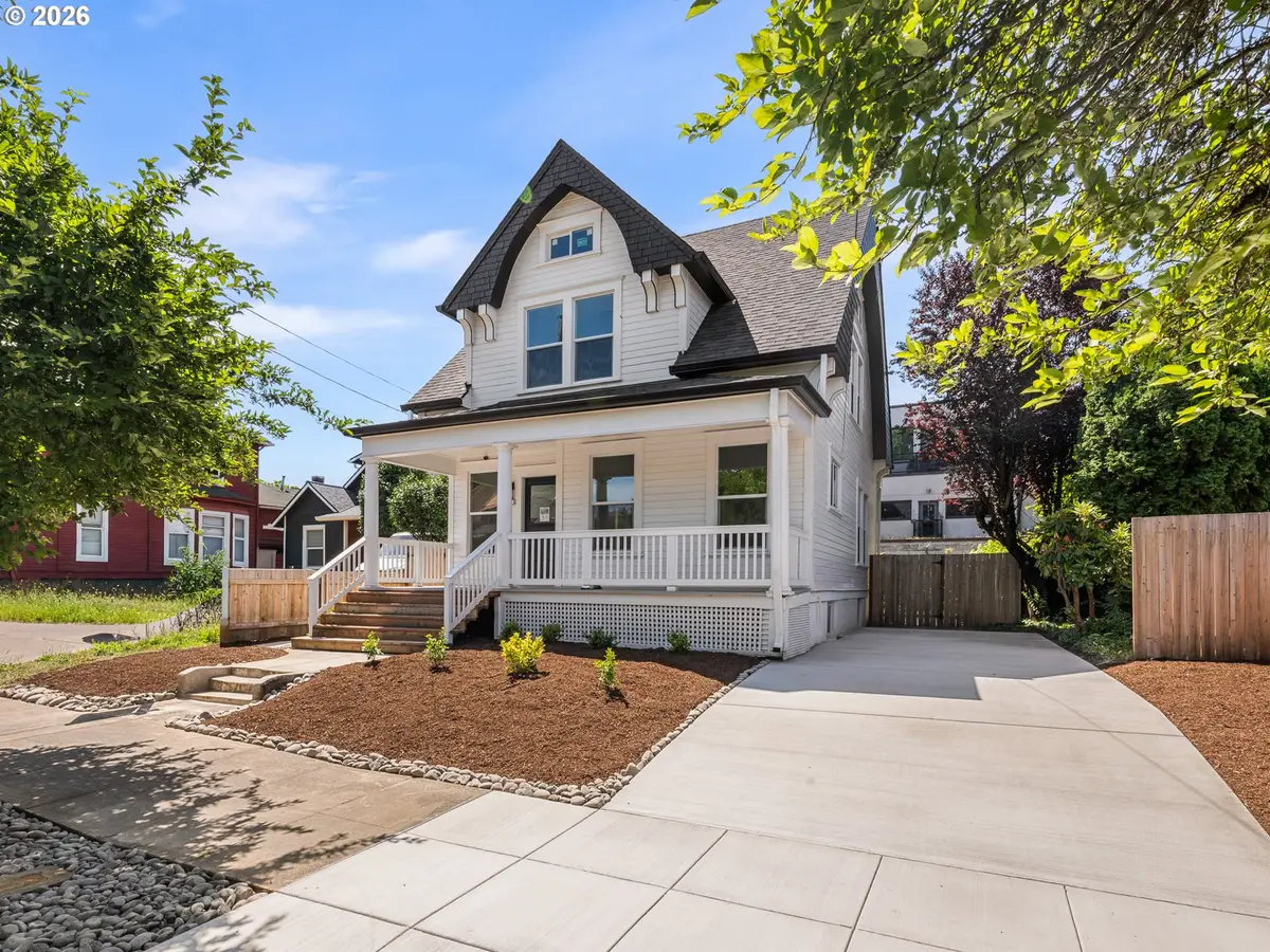3818 SE Morrison St, Portland, OR 97214 - #1