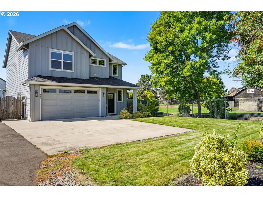 433 Grant St, Silverton, OR 97381 - #2