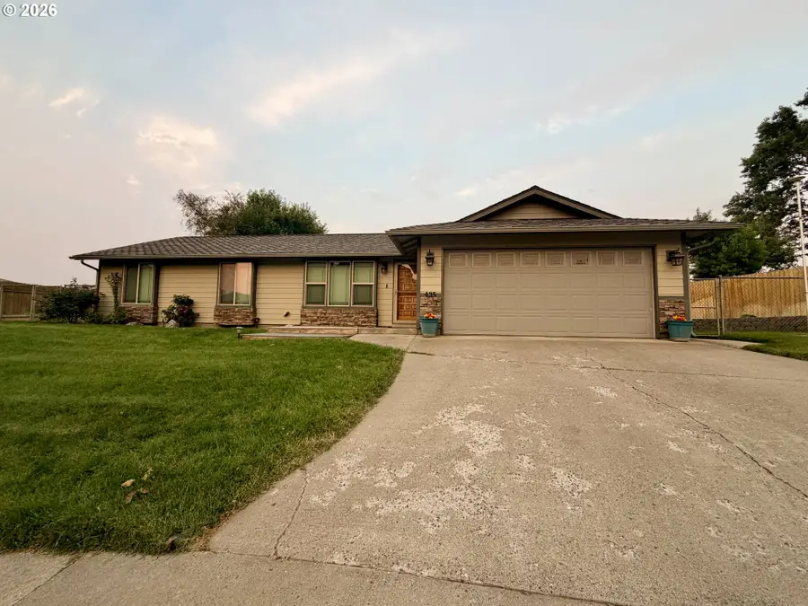 435 SE 9th Ct, Hermiston, OR 97838 - #2