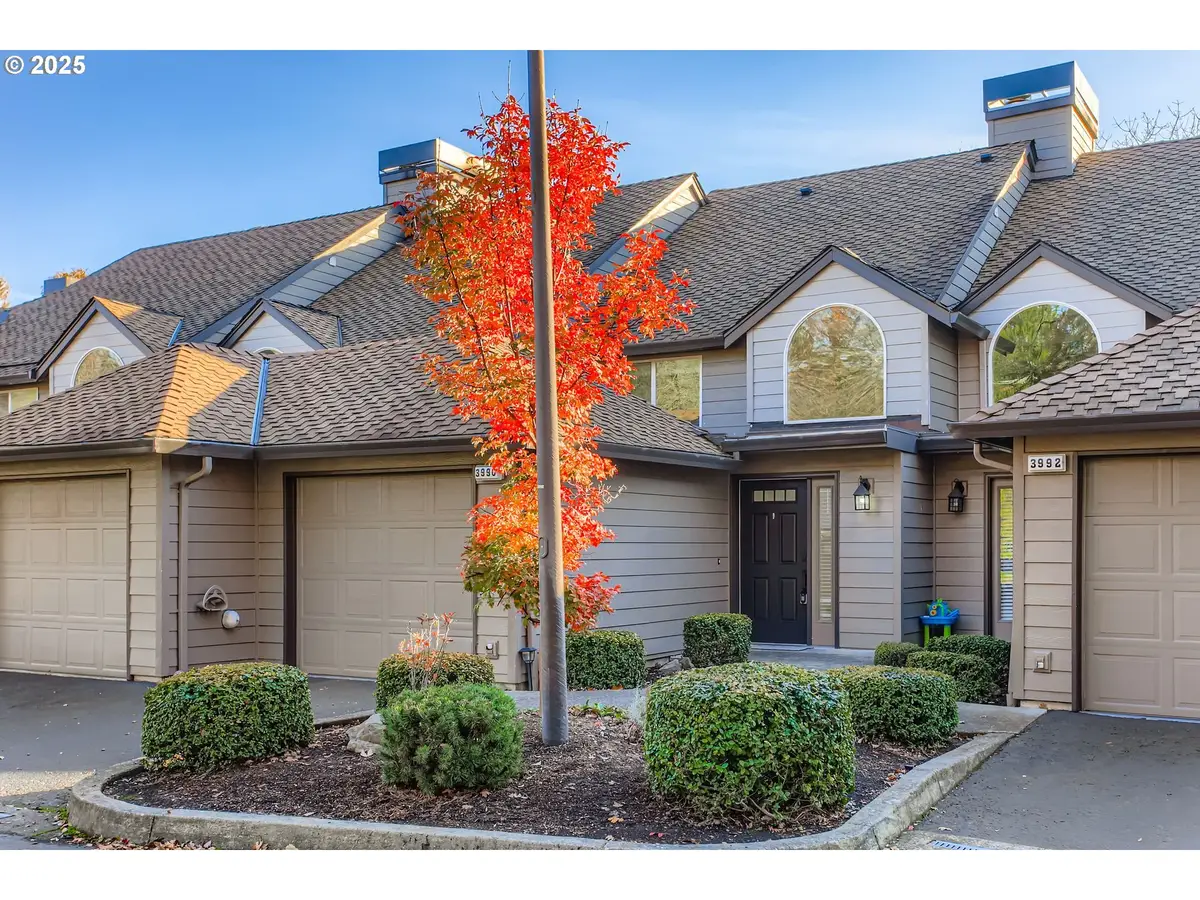 3990 Carman Dr, Lake Oswego, OR 97035 - Image #1