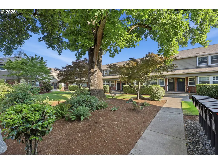 2555 NW Savier St #10, Portland, OR 97210 - #2