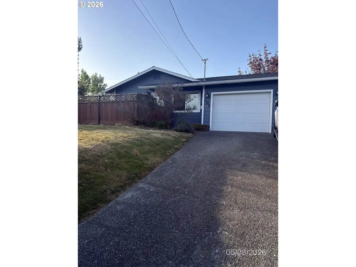 1086 Lewis St, North Bend, OR 97459 - #1