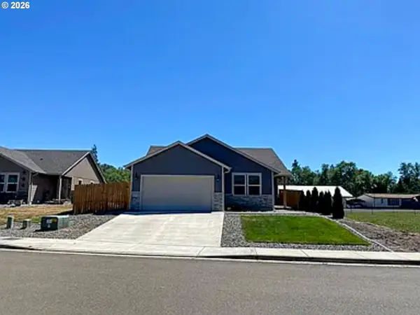 165 Collins Rd, Winston, OR 97496