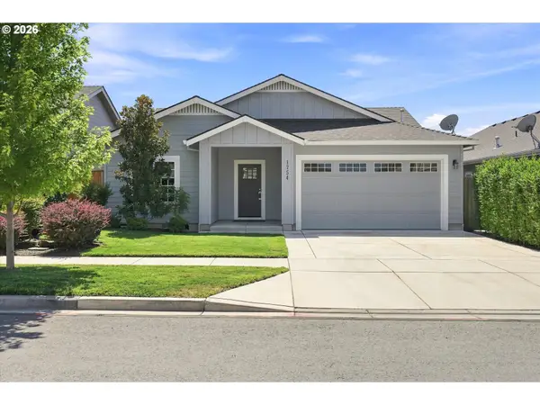 1754 Dragon Tail Pl, Medford, OR 97504