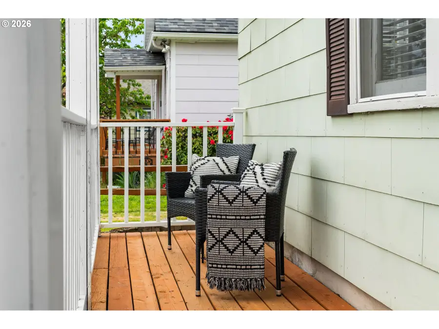 614 W 29th St, Vancouver, WA 98660 - #3