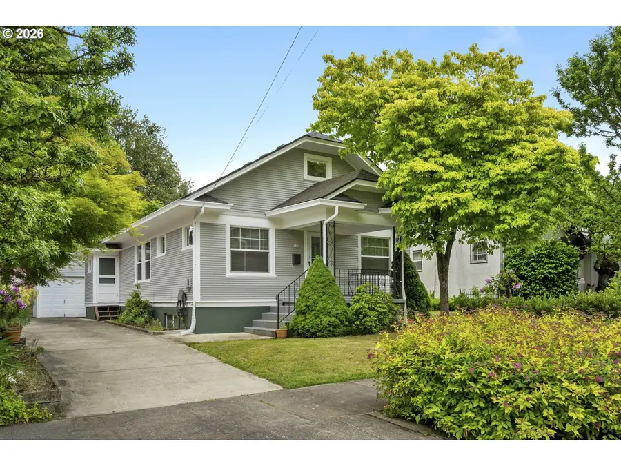 102 NE 45th Ave, Portland, OR 97213 - #2