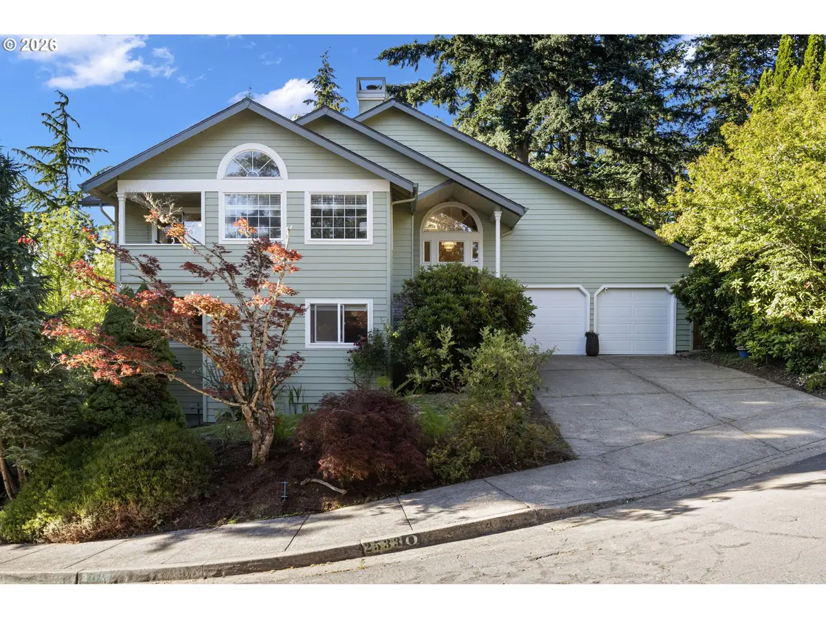 2533 Moon Mountain Dr, Eugene, OR 97403 - #1
