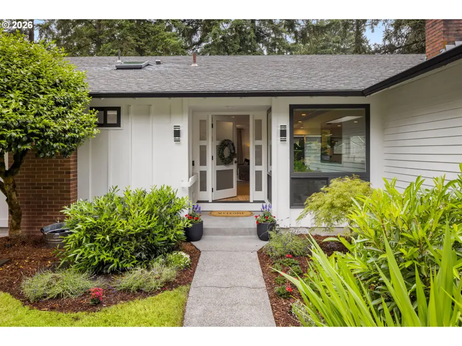 19025 Indian Springs Cir, Northwest Clackamas, OR 97035 - #2