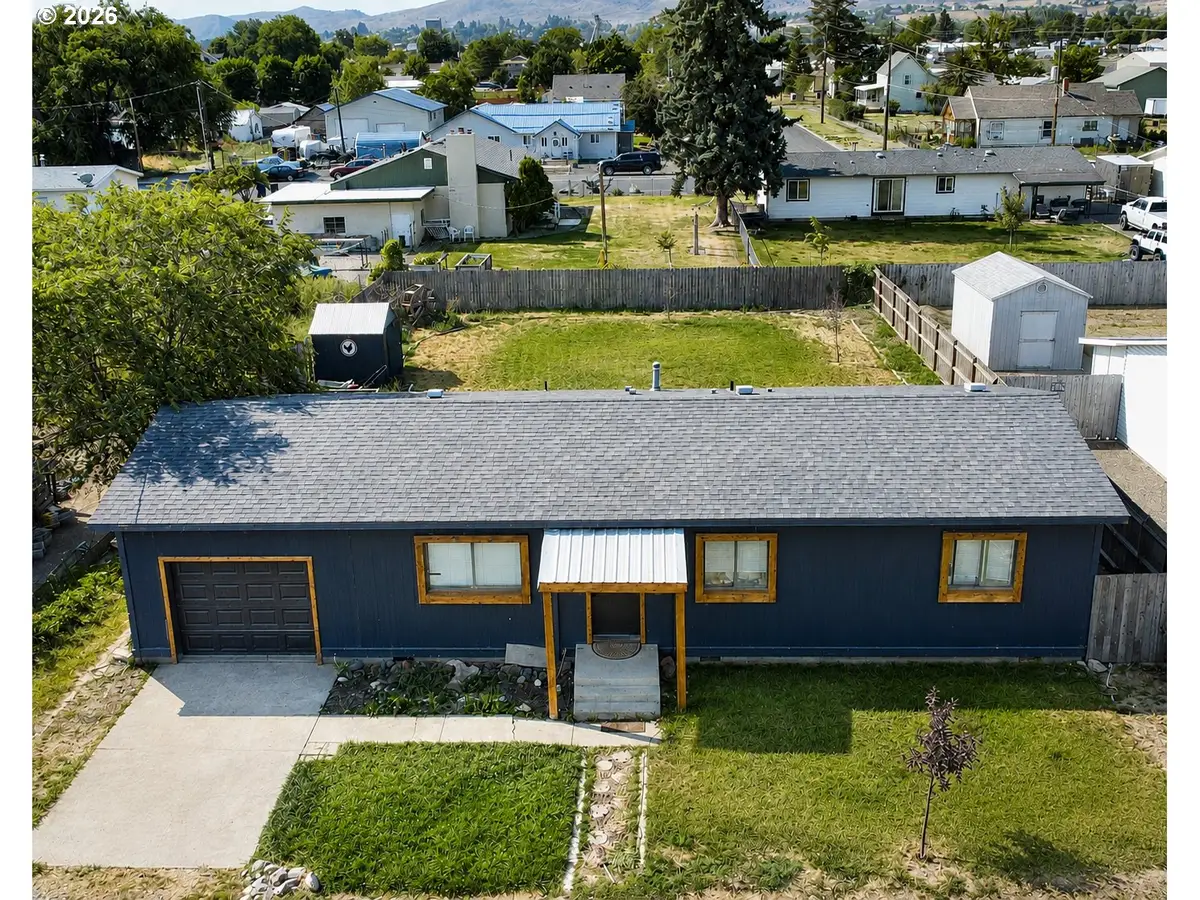 3105 E St, Baker City, OR 97814 - #1