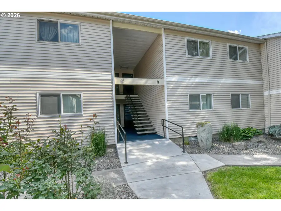 1900 NW Carden Ave #16, Pendleton, OR 97801 - #2