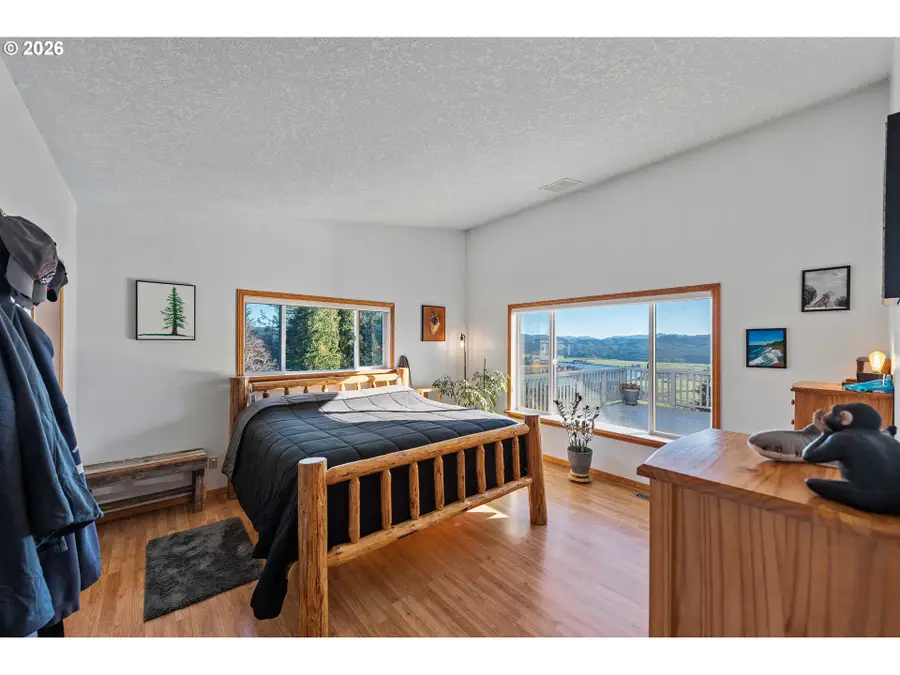 770 18th Ave, Coos Bay, OR 97420 - Image #3