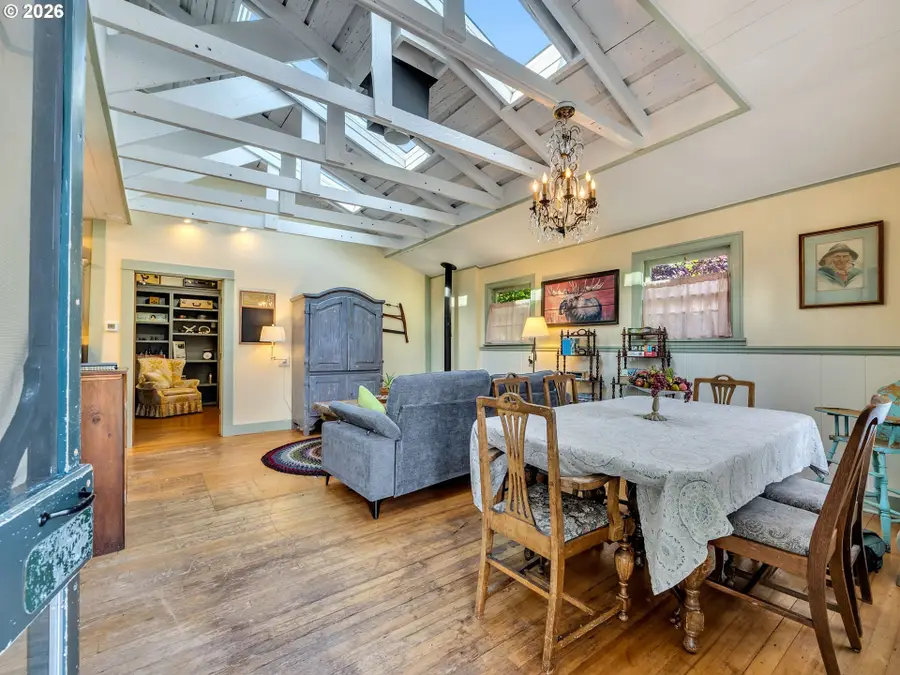 817 Exchange St, Astoria, OR 97103 - #3