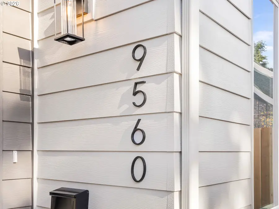 9560 N Buchanan Ave, Portland, OR 97203 - #2