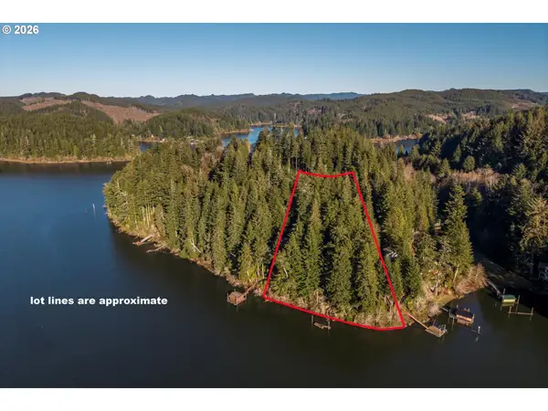 72294 Potlatch Rd, Lakeside, OR 97449