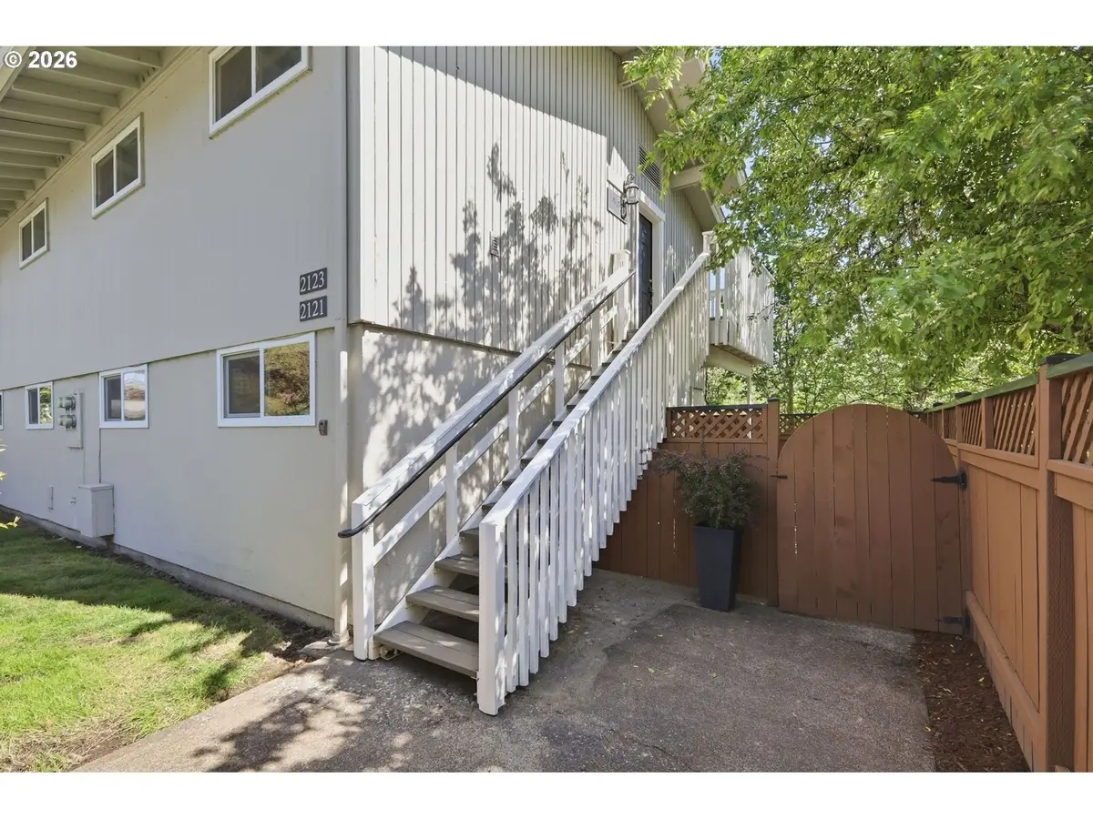 2121 W 15th Ct, Eugene, OR 97402 - #1